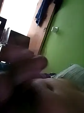 Snapshot of art-e9-2 chatting on December 4, 2025, 6:27 pm art-e9-2 online show from December 4, 2025, 6:27 pm