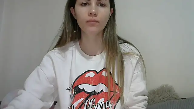 Erii18 online show from December 16, 2025, 12:21 pm