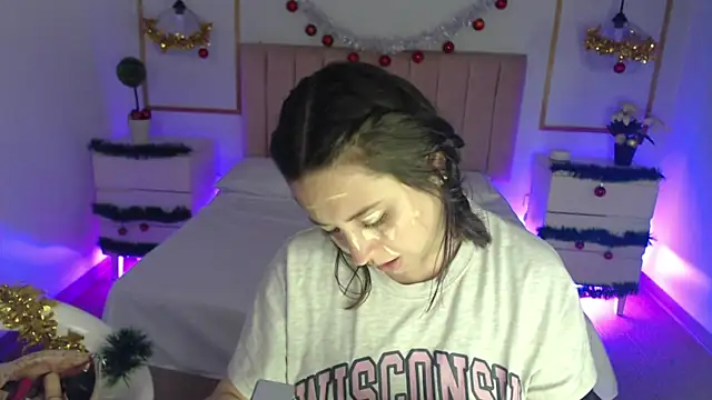 Alice Sinclair  online show from December 19, 2025, 12:34 pm