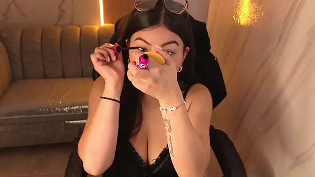 violeta tf online show from February 20, 2026, 1:44 pm