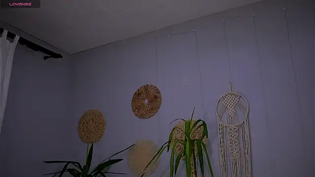 PureEllieX online show from April 9, 2026, 3:17 am