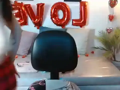 Juliana  lx online show from February 9, 2026, 2:21 pm