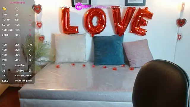 Juliana  lx online show from February 16, 2026, 1:51 pm