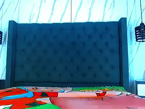 Snapshot of Hot_Latino_x chatting on January 17, 2026, 12:43 pm Hot Latino x online show from January 17, 2026, 12:43 pm