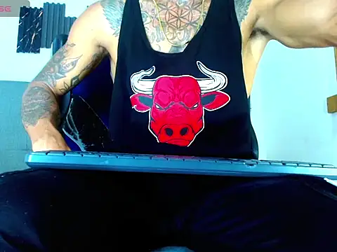 Snapshot of Hot_Latino_x chatting on February 7, 2026, 7:17 pm Hot Latino x online show from February 7, 2026, 7:17 pm