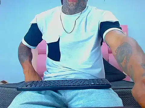 Snapshot of Hot_Latino_x chatting on February 23, 2026, 12:46 pm Hot Latino x online show from February 23, 2026, 12:46 pm