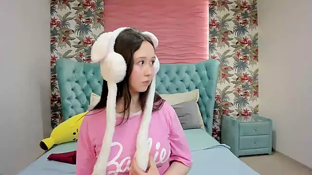 MonicaSway online show from November 27, 2025, 3:47 pm