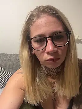 Snapshot of Antoniia69 chatting on November 27, 2025, 10:34 pm Antoniia69 online show from November 27, 2025, 10:34 pm