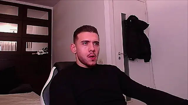 ElijahThorne online show from December 22, 2025, 8:11 am