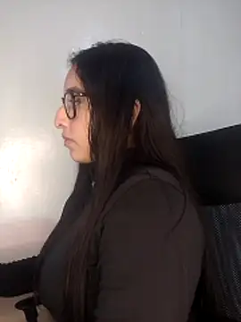 kira-stormm online show from May 25, 2026, 10:16 pm