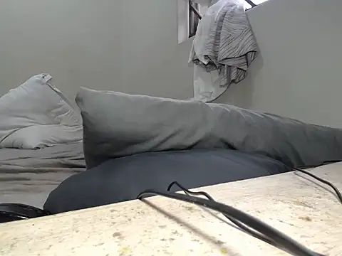 Snapshot of KinkyJXxX chatting on February 18, 2026, 5:14 am KinkyJXxX online show from February 18, 2026, 5:14 am