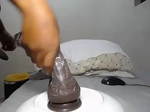 KinkyJXxX online show from April 8, 2026, 4:12 am