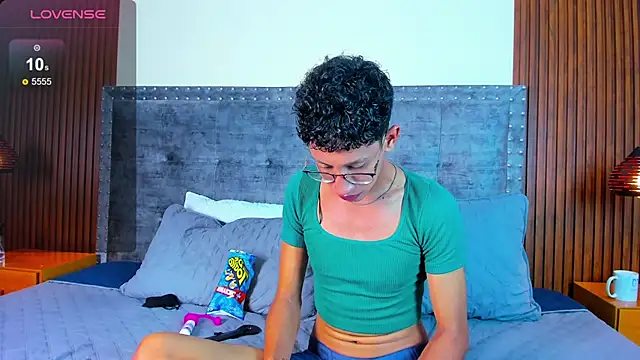 alan bless18 online show from November 27, 2025, 7:05 pm