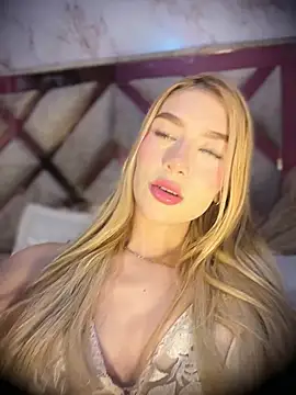 valeryfox   online show from March 10, 2026, 11:10 pm