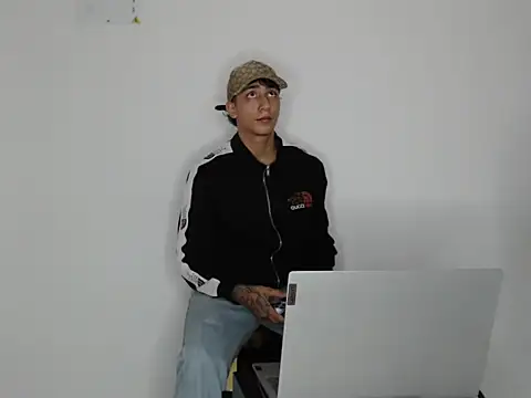 Snapshot of master_Tripa chatting on November 21, 2025, 9:13 pm master Tripa online show from November 21, 2025, 9:13 pm