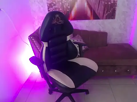 Aylanny m online show from January 7, 2026, 2:08 pm