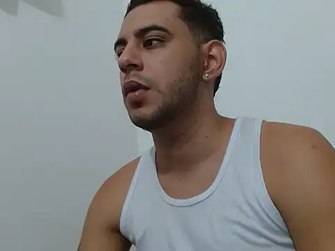 Snapshot of pinky_7 chatting on November 21, 2025, 3:44 pm pinky 7 online show from November 21, 2025, 3:44 pm