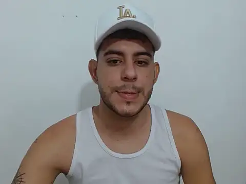 Snapshot of pinky_7 chatting on November 22, 2025, 3:44 pm pinky 7 online show from November 22, 2025, 3:44 pm