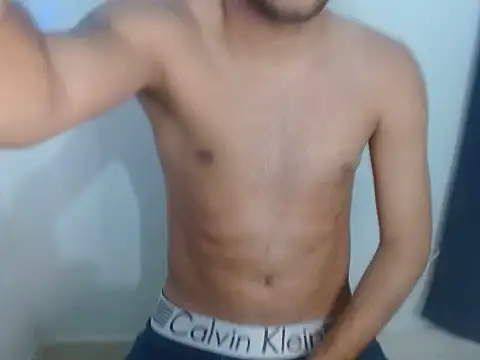 Snapshot of pinky_7 chatting on December 1, 2025, 5:18 pm pinky 7 online show from December 1, 2025, 5:18 pm