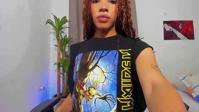 Catty Noir online show from December 4, 2025, 7:55 pm