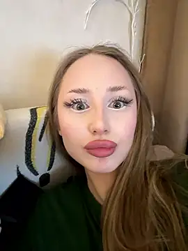 GraceSecrettt online show from January 5, 2026, 6:22 pm