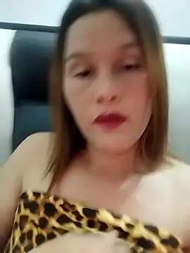 Snapshot of Paola-Lond chatting on November 23, 2025, 4:01 am Paola-Lond online show from November 23, 2025, 4:01 am