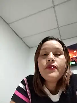 Snapshot of Paola-Lond chatting on November 27, 2025, 4:03 am Paola-Lond online show from November 27, 2025, 4:03 am