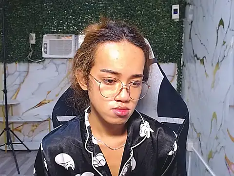 Snapshot of imadriana12 chatting on November 27, 2025, 6:26 am imadriana12 online show from November 27, 2025, 6:26 am