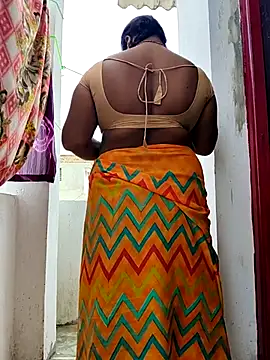 Snapshot of Desicouple1706 chatting on January 17, 2026, 7:02 am Desicouple1706 online show from January 17, 2026, 7:02 am