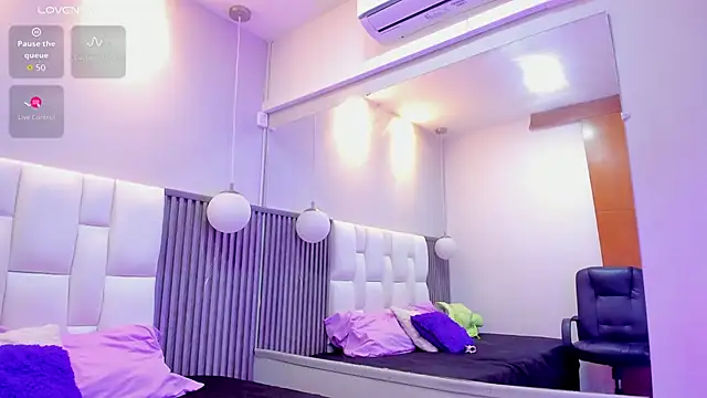 jazmin gil online show from November 27, 2025, 11:56 am