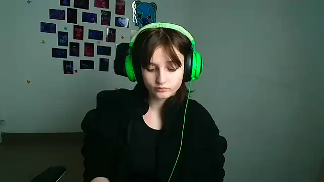 Alice Wonderme online show from January 14, 2026, 12:55 pm