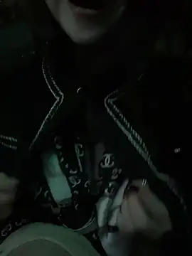 Queen-of-Love online show from January 13, 2026, 9:20 pm