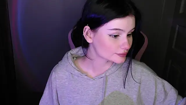 Moon raven online show from February 21, 2026, 1:06 am