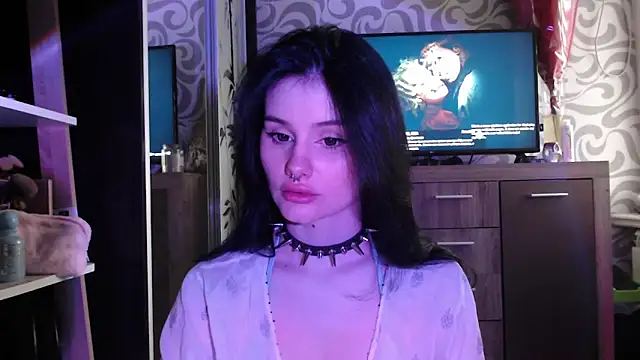 Moon raven online show from April 7, 2026, 3:01 pm