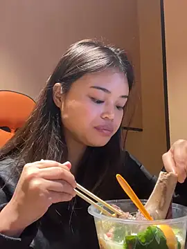 Toffee-00 online show from December 5, 2025, 11:08 am