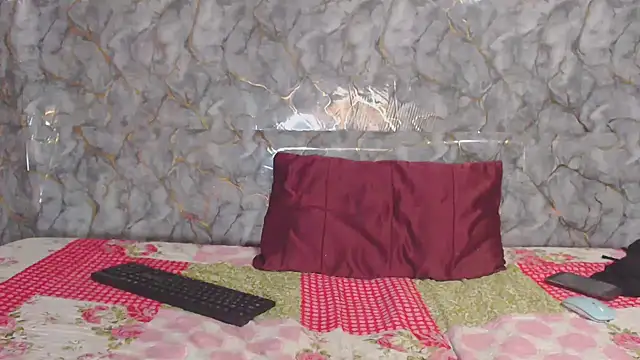 miarouse1531 online show from April 16, 2026, 4:46 am