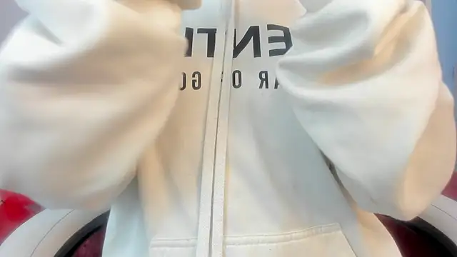 Snapshot of mask_red_girl chatting on February 19, 2026, 12:23 pm mask red girl online show from February 19, 2026, 12:23 pm