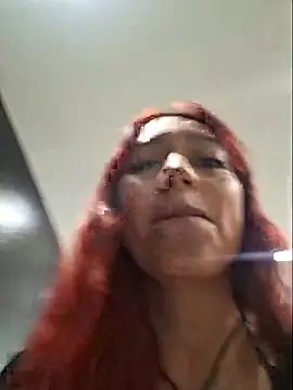 Snapshot of Eveeelyn25 chatting on November 28, 2025, 10:56 pm Eveeelyn25 online show from November 28, 2025, 10:56 pm