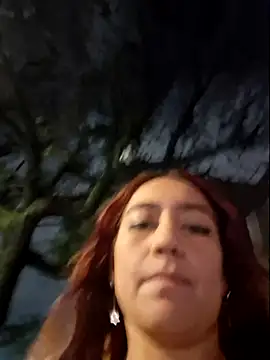 Eveeelyn25 online show from December 16, 2025, 1:21 am