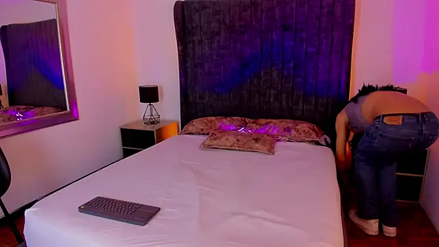 CleoColliva  online show from November 29, 2025, 4:37 am