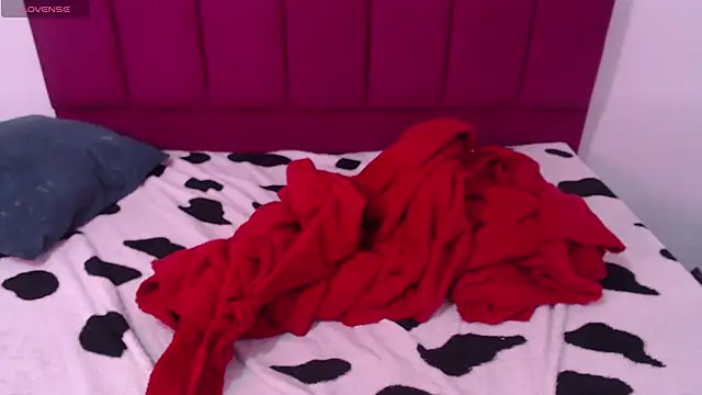 Tinyy Star online show from December 4, 2025, 4:11 am