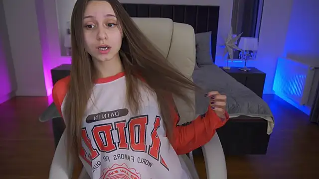 TinyNatalie online show from February 17, 2026, 3:25 am