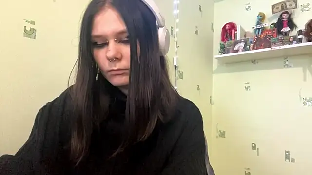 TraceeSchutt online show from December 1, 2025, 10:20 am