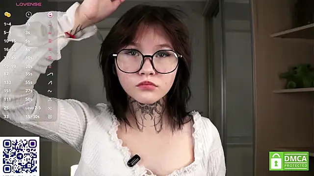 CaroleMyers online show from November 30, 2025, 6:12 pm