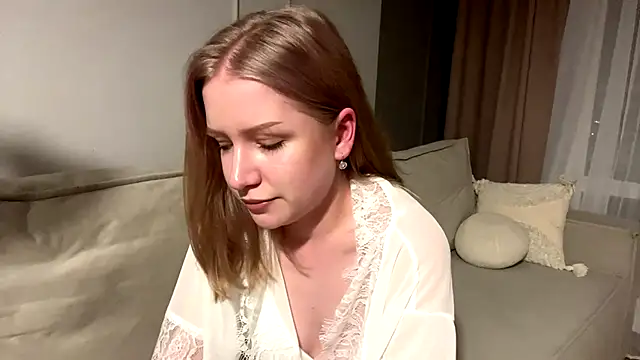 Snapshot of Alice_meow15 chatting on November 22, 2025, 3:22 pm Alice meow15 online show from November 22, 2025, 3:22 pm