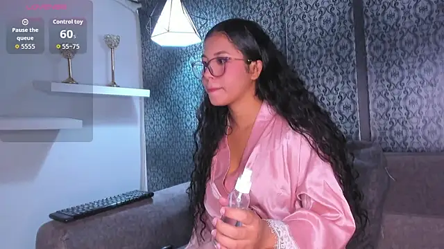 AmberRoses  online show from December 18, 2025, 1:17 pm