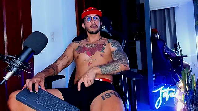 JotaCeliz online show from November 26, 2025, 11:28 pm