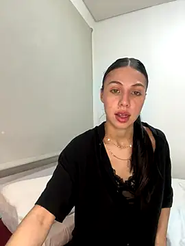 Snapshot of heyitsmia chatting on November 25, 2025, 12:43 am heyitsmia online show from November 25, 2025, 12:43 am