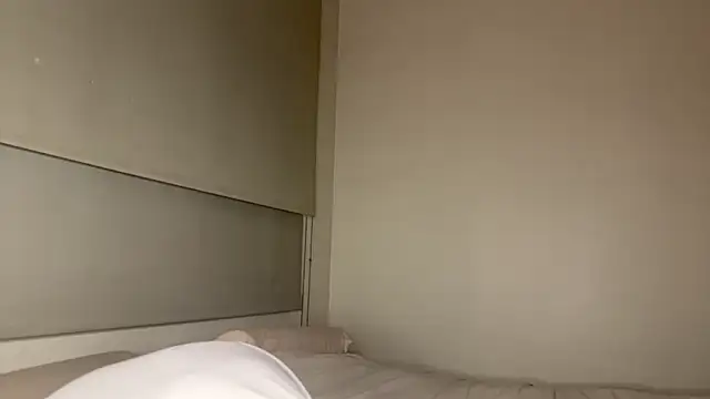 Snapshot of heyitsmia chatting on December 2, 2025, 12:49 am heyitsmia online show from December 2, 2025, 12:49 am