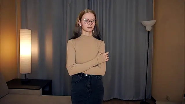 ToyaPletz online show from November 26, 2025, 6:20 pm